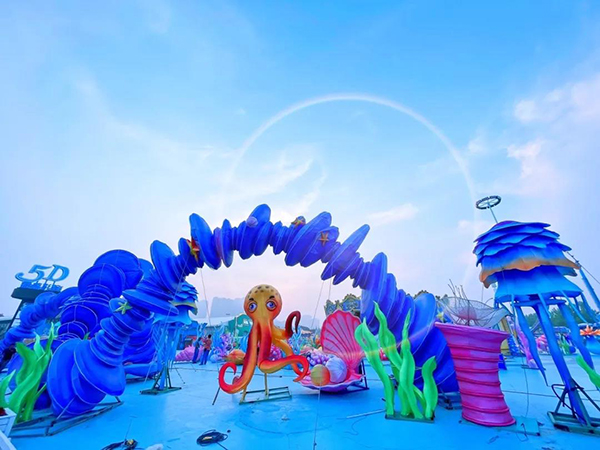 彩灯与啤酒的融合自贡彩灯为青岛啤酒节披上盛装