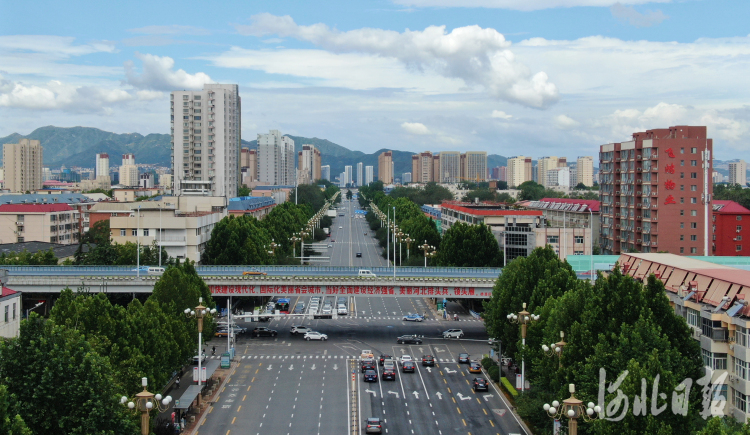 河北石家庄：雨后城市美如画