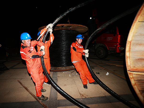 防汛减灾四川在行动鏖战24小时郑州14个小区2万余户居民通电