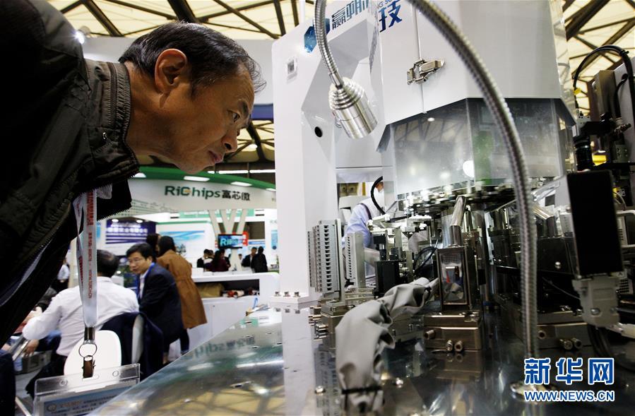 中國電子展在上海舉行