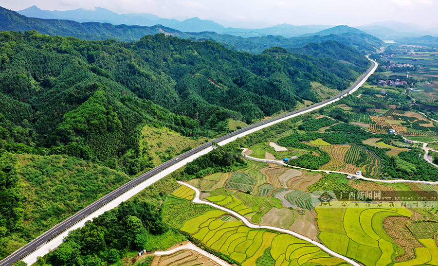 柳州融安：青山綠水圍繞 生態鄉村美如畫