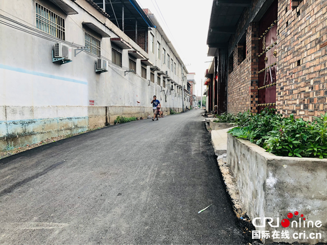 河南汝州市小屯镇玉王村:昔日泥泞路变幸福路