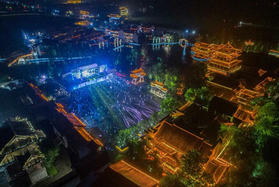 台儿庄古城入围夜游古镇前三甲