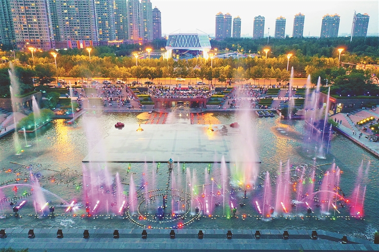 高科技喷泉装点哈尔滨的夜空
