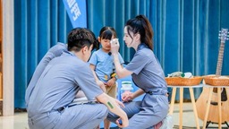 张萌许魏洲化身《不要小看我》助力官 巧妙化解育儿难题