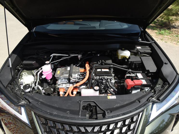 汽车频道【4月27日】【头条新闻红条】售价36.2万元起 雷克萨斯UX 300e上市