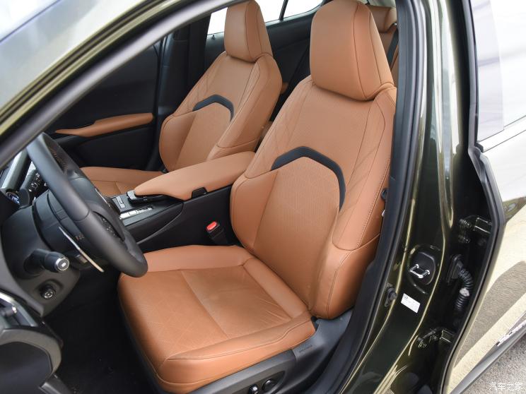 汽车频道【4月27日】【头条新闻红条】售价36.2万元起 雷克萨斯UX 300e上市