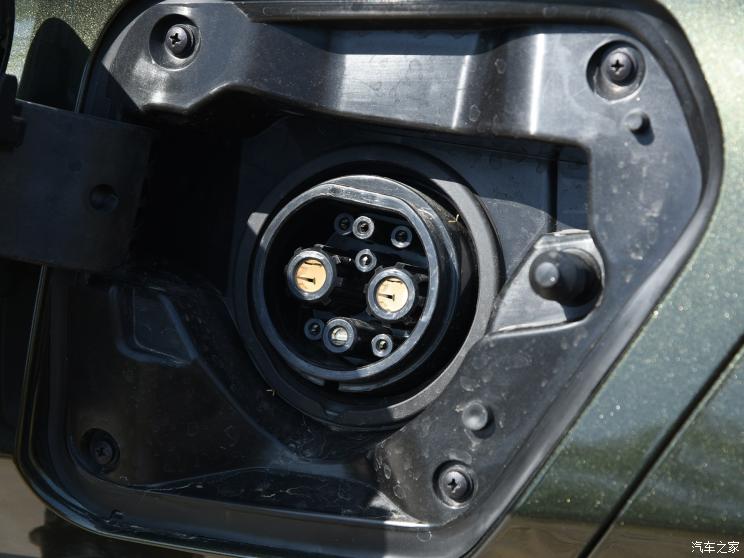 汽车频道【4月27日】【头条新闻红条】售价36.2万元起 雷克萨斯UX 300e上市