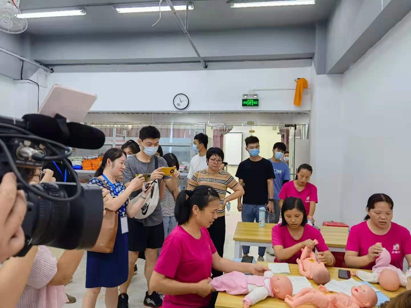 深圳：以“标准化建设”为突破口 为传统家政插上高科技的翅膀_fororder_1