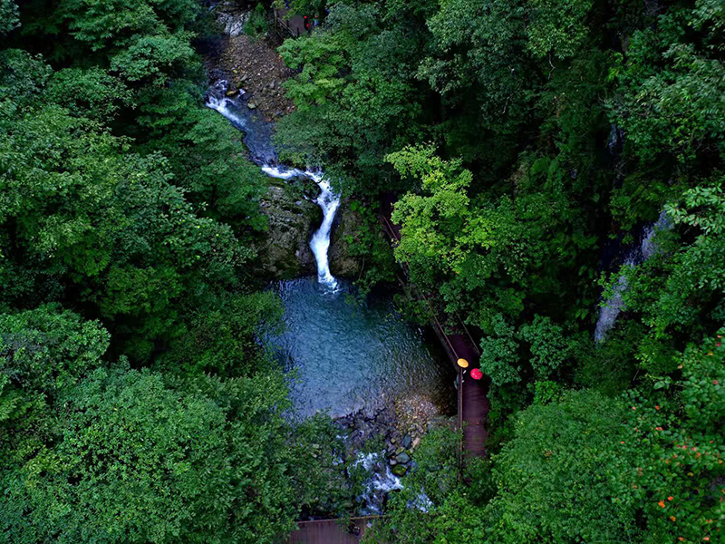 眉山洪雅：瓦屋山间美如画 避暑康养好去处_fororder_碧潭寻幽-摄影-王成
