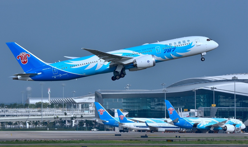 南航今年暑运期间将投入航班20万架次