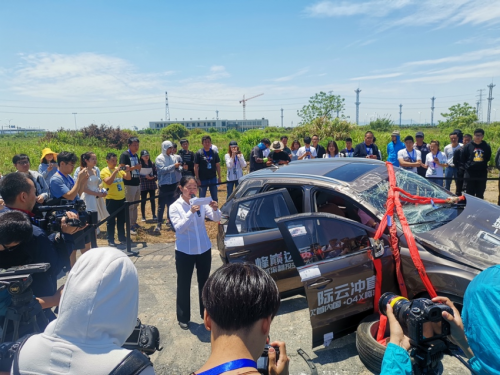 汽車頻道【資訊】國內首次空投翻滾試驗成功 奔騰X40展現剛性安全實力