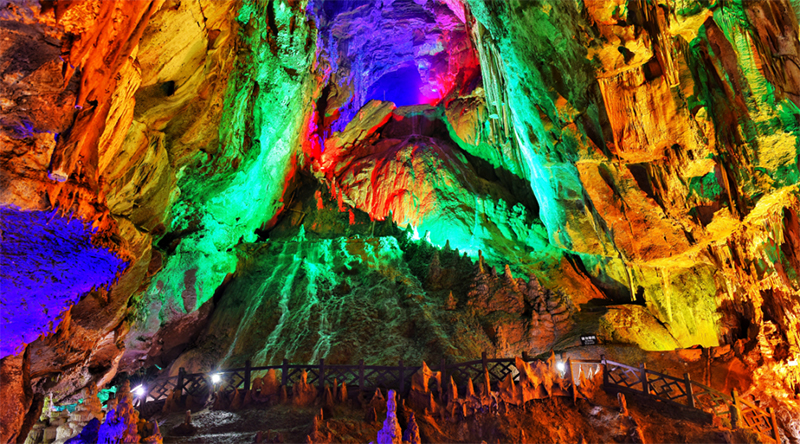 爬山戏水享清凉 四川夏日避暑好去处_fororder_九皇山猿王洞-供图-四川省文旅厅