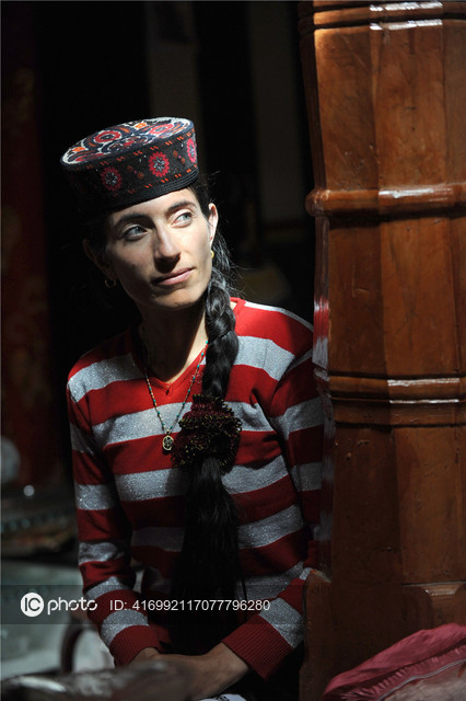 图片默认标题_fororder_塔吉克族是中国唯一的白种人