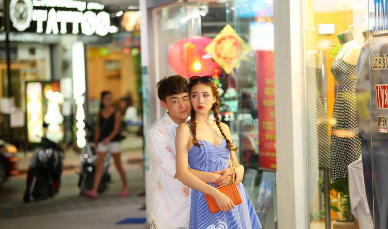 快男刘心婚纱照曝光 与女友相恋五年