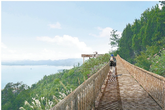 14.5公里长的云端步道 尽览千岛湖青山美景