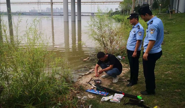 （转载）打击涉水违法犯罪 浐灞警方抓获非法捕捞水产品嫌疑人31名