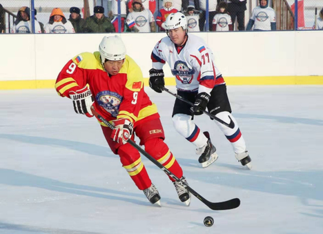 中俄界江黑龙江国际冰球友谊赛再度火热开启