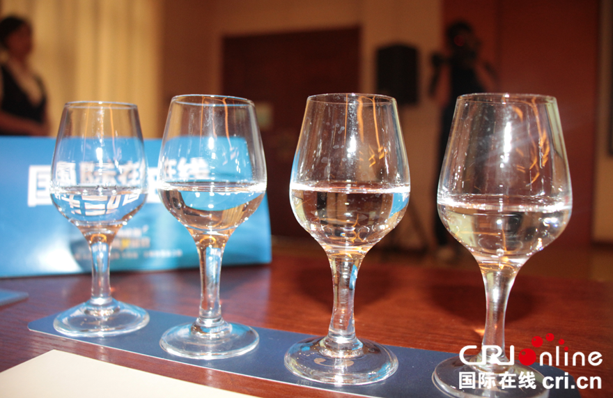 走进“华山论剑”西凤酒厂 见证“好品质 专线造”的中国品牌