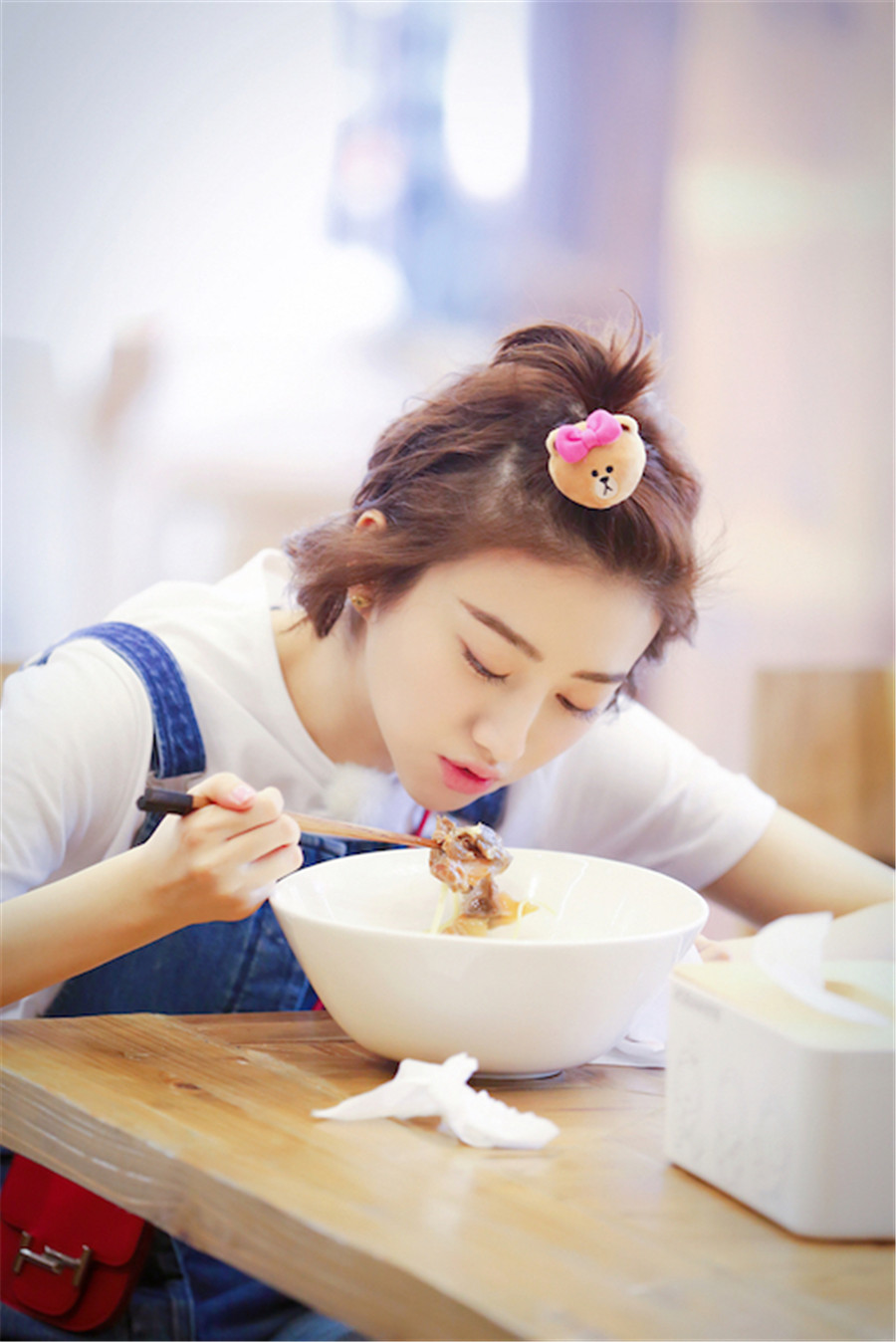 图片默认标题_fororder_景甜《青春旅社》4