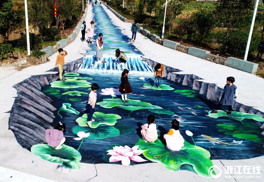 浙江仙居：手绘3D景观装扮美丽乡村路