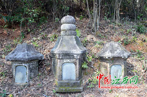 江西修水县寺边发现18座古墓 11座被盗(图)