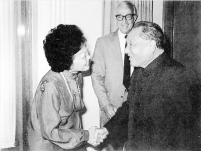 圖片默認標題_fororder_1983年，鄧小平會見美籍華人、美國總統出口委員會副主席陳香梅