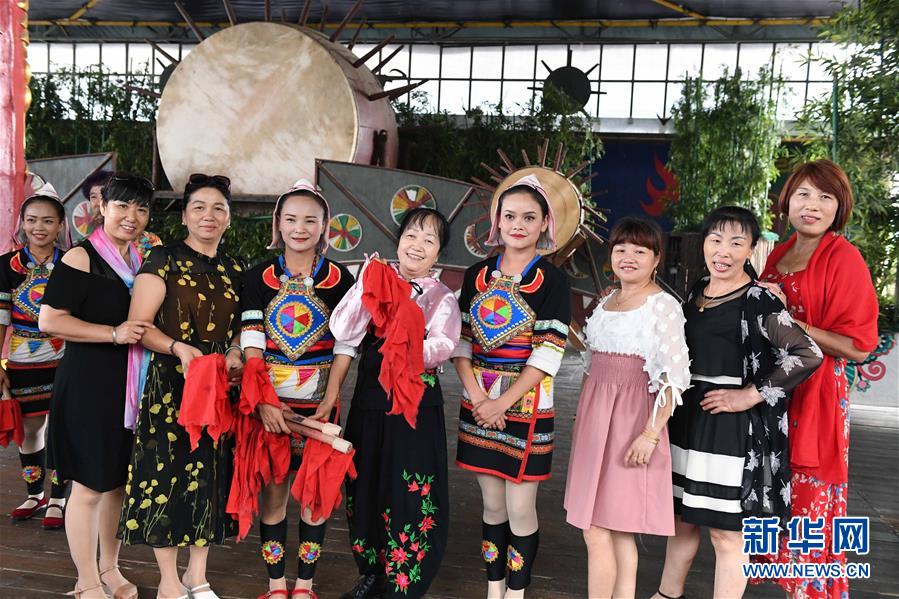 云南景洪：基诺大鼓引客来