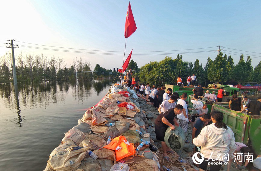 鶴壁市浚縣：一半以上地區被洪水覆蓋 防汛形勢嚴峻