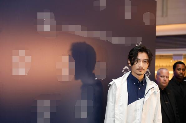 帅出新高度！陈晓出席活动尽显冷峻魅力