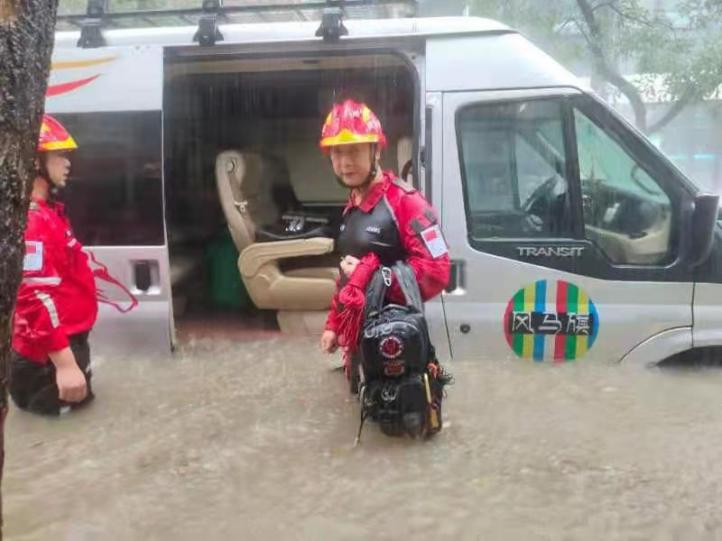 风雨面前 携手同行  中国红十字基金会紧急启动“天使之旅-驰援河南洪灾行动”_fororder_图片19