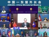 王毅出席中国－东盟国家外长会