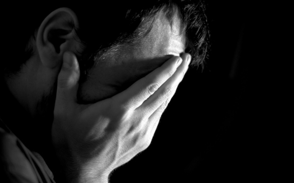 車禍致妻子身亡 摩托車司機當場跳橋殉情