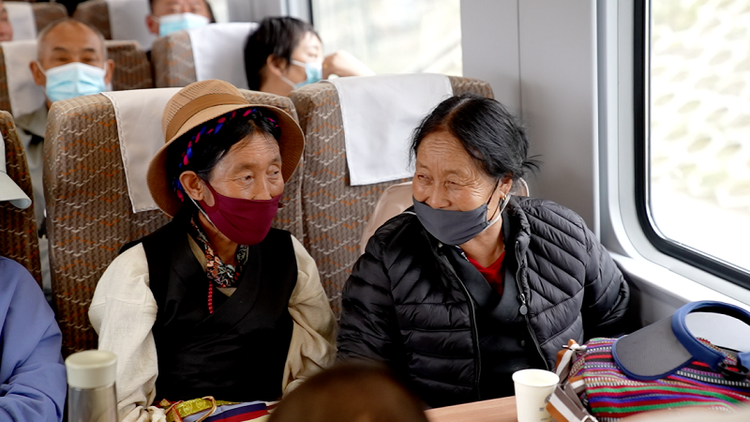 习近平西藏行丨“那是一条神奇的天路”——走进拉林铁路