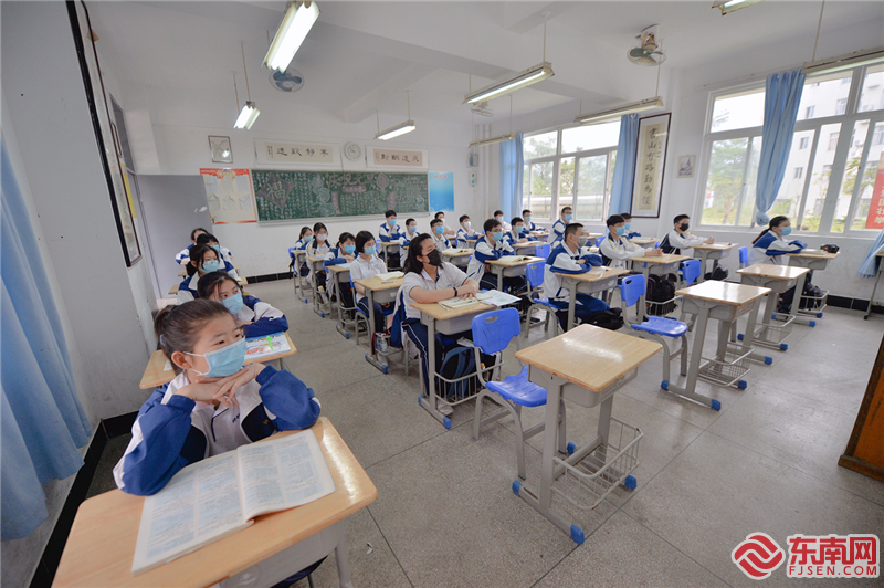 福建初三学子复课一周：敲响上课铃 上好“两堂课”