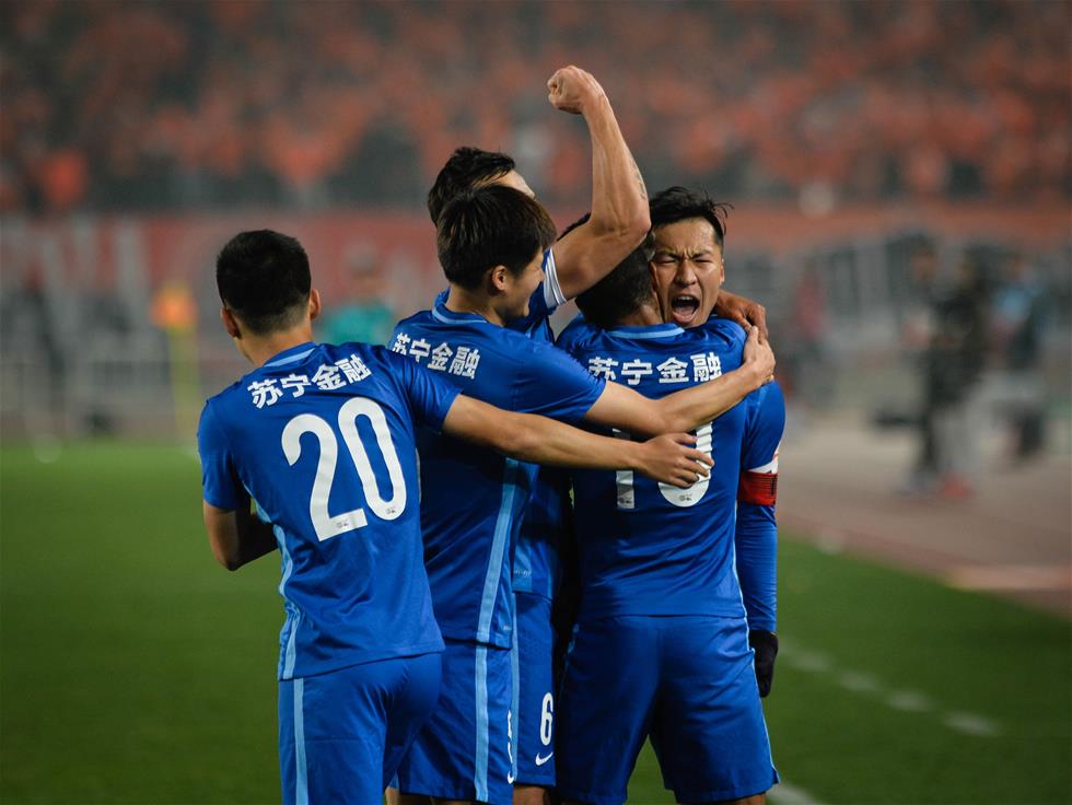 中超揭幕战：江苏苏宁队胜山东鲁能队