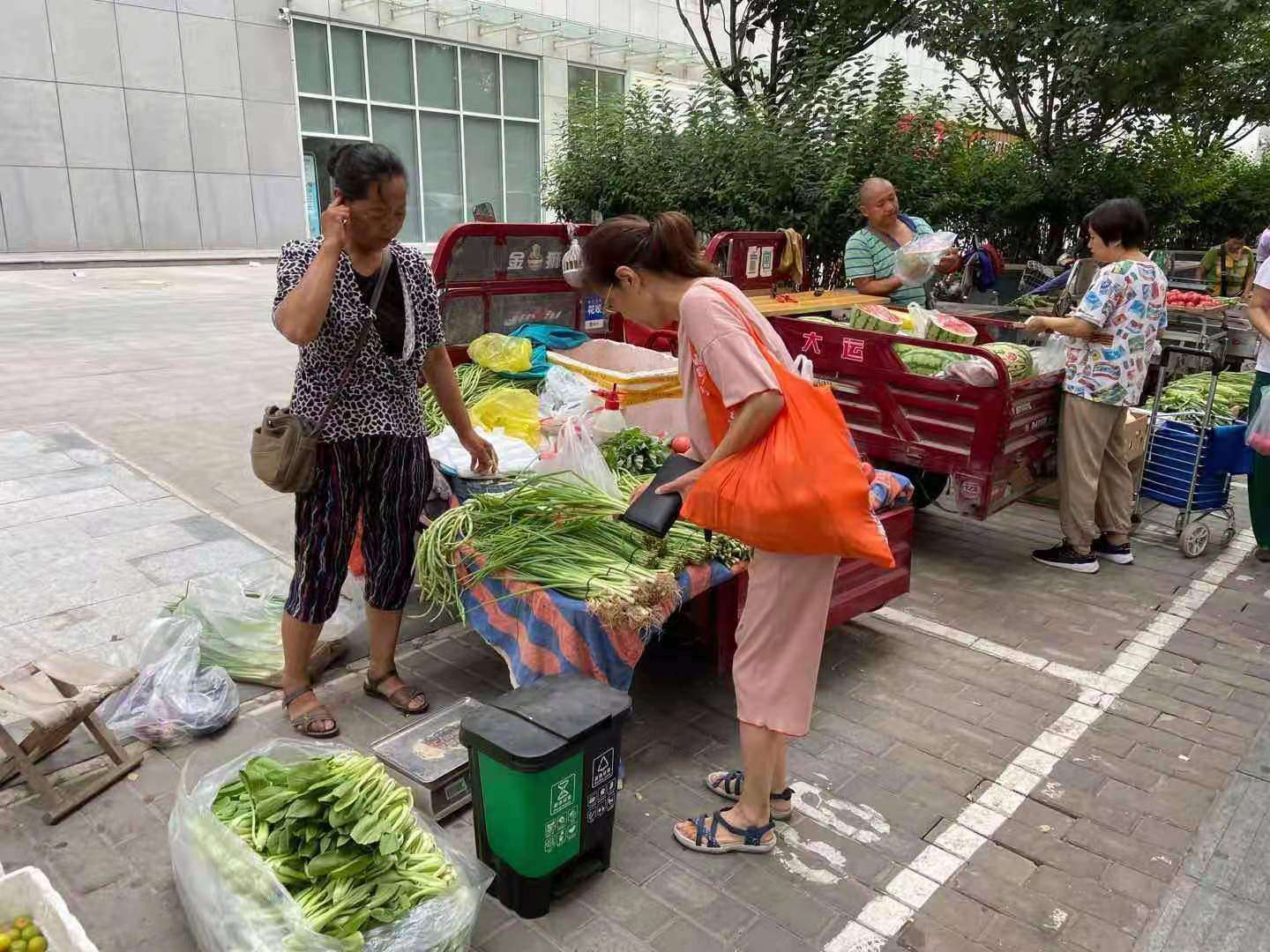 （转载）西安经开区服务居民生活，推进早市经营规范管理