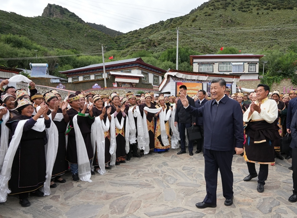 習近平在西藏考察時強調 全面貫徹新時代黨的治藏方略 譜寫雪域高原長治久安和高品質發展新篇章