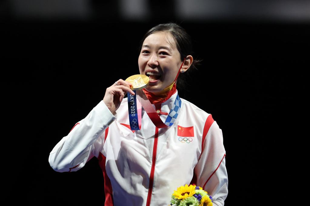 一劍改寫歷史 孫一文奪得中國首枚奧運女重個人金牌
