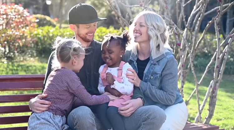 Brenna Experienced Paper Cutting in Beijing