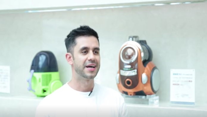 【视频】打卡苏州“智造”国际网红玩转“黑科技”_fororder_微信图片_20210726105456