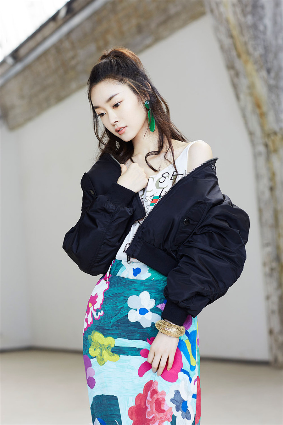 "民国初恋"宋轶曝时尚大片 回归现代尽展纯净美