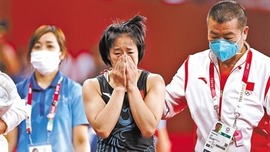 女子自由式摔跤50公斤级决赛不敌对手 孙亚楠获银牌 实现个人突破