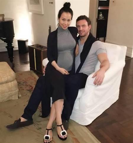 林青霞继女怀混血儿 尖下巴四肢纤细当最美孕妇