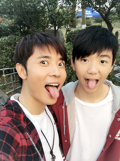 张丹峰与爱子同框似复制 或将成“荧屏父子兵”