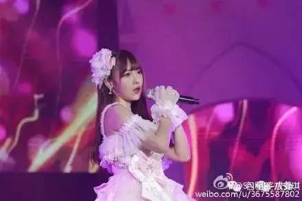 唐安琪烧伤系人为？女伴身份被扒，被疑是因爱生恨