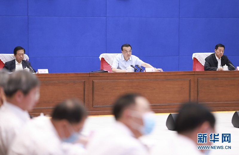 Firaministan kasar Sin ya jaddada bukatar aiwatar da dukkanin matakai na shawo kan ambaliyar ruwa da ba da agajin jin kai_fororder_210727-saminu 2-Li Keqiang