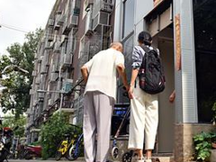 九九重阳节：北京老楼装电梯 创造适老宜居环境_fororder_100