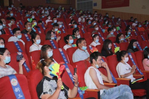 “首都文化月”北京市文联文艺志愿服务团和田行启动_fororder_4