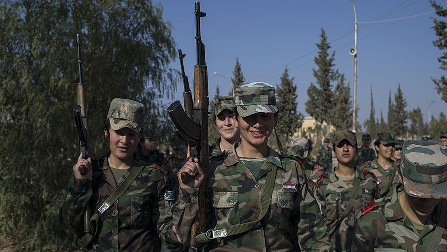 叙利亚“母狮”营战斗勇猛 看女兵如何炼成